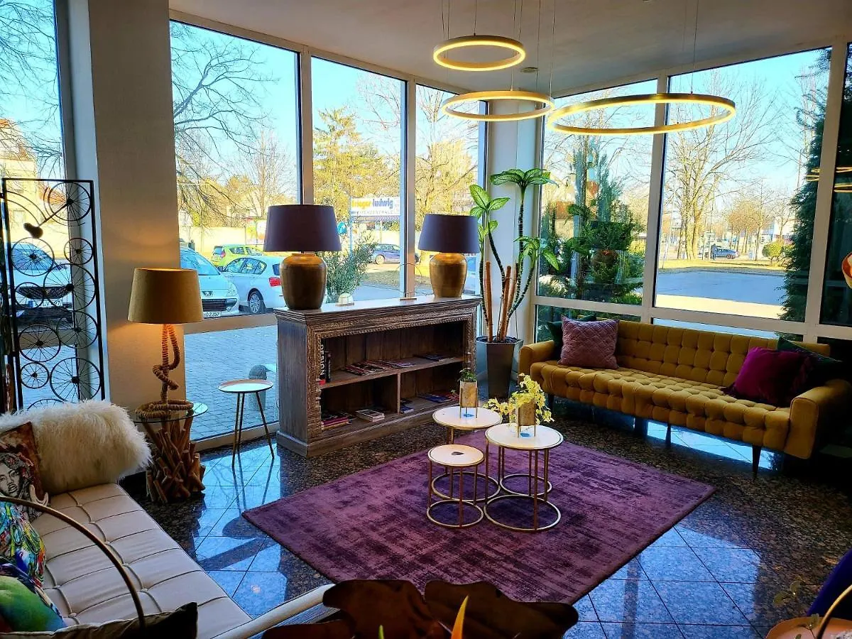 Qu Hotel Aψβούργη 4*,