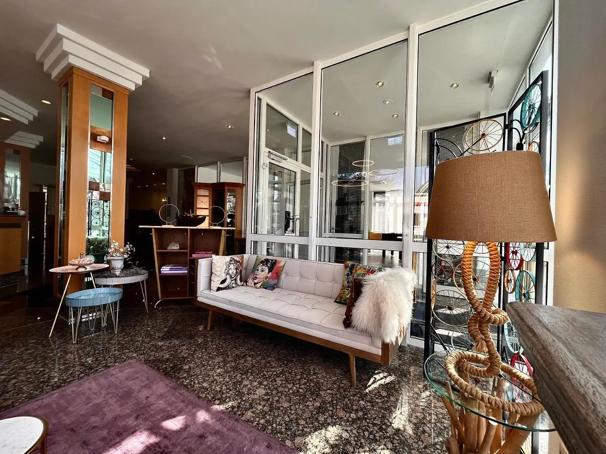Qu Hotel Augsburg 4*,