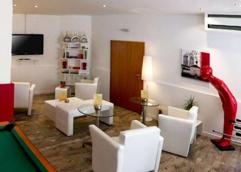 Qu Hotel Aψβούργη