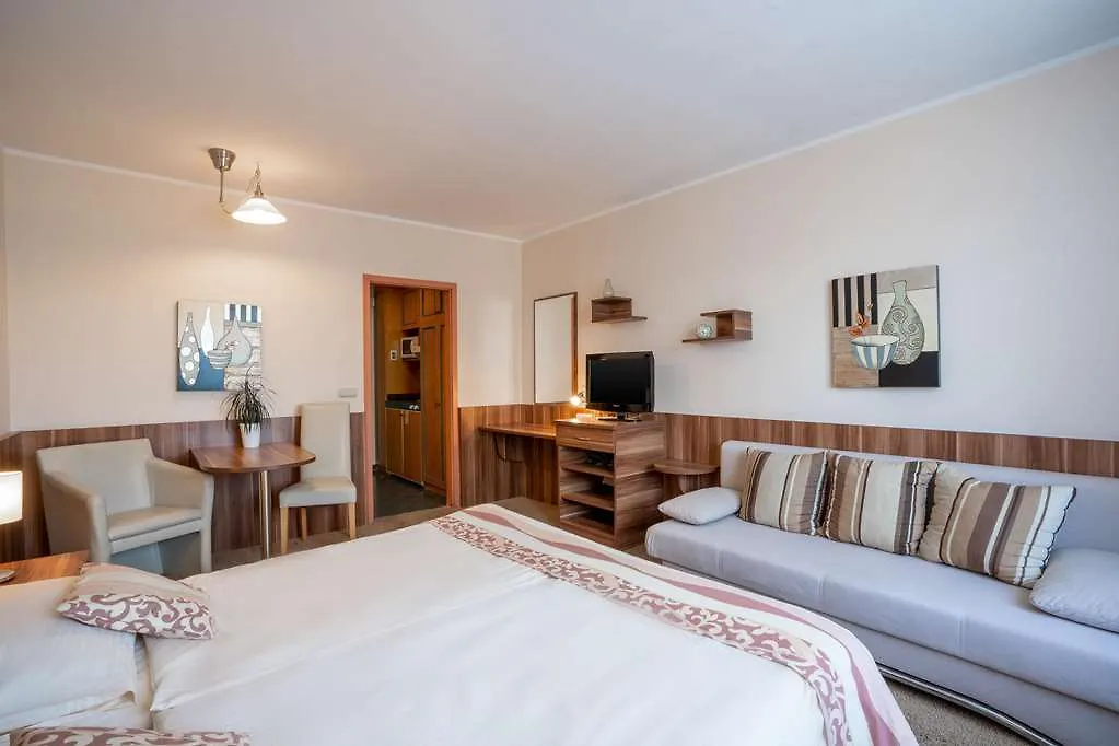 ****  Qu Hotel Aψβούργη Γερμανία
