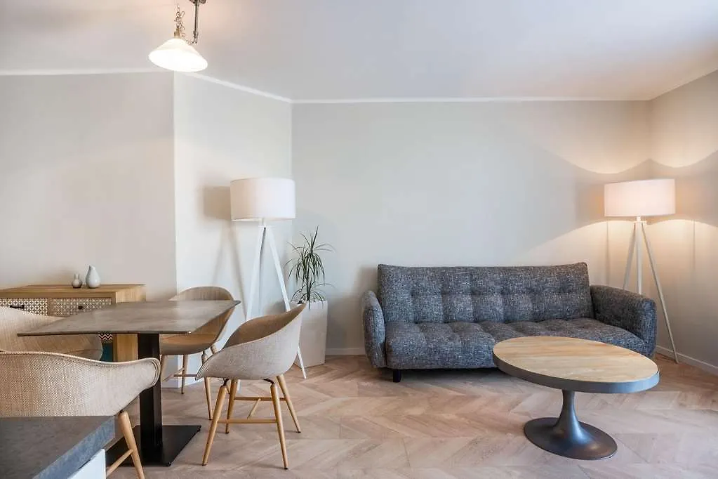 Qu Hotel Aψβούργη