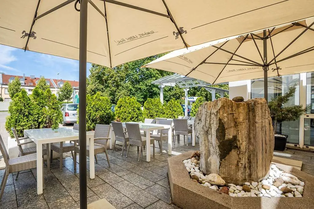 Qu Hotel Aψβούργη 4*,  Γερμανία
